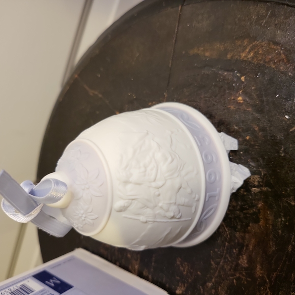 Lladro 1993 Porcelain Collectors Christmas Bell - Picture 2 of 8